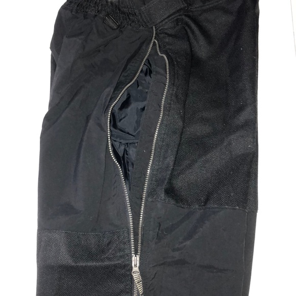 Inversion Snowboard Clothing. - Picture 4 of 6